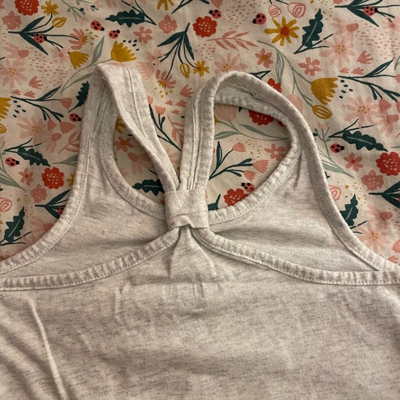 OshKosh sequence top size 5 - Picture 3 of 4